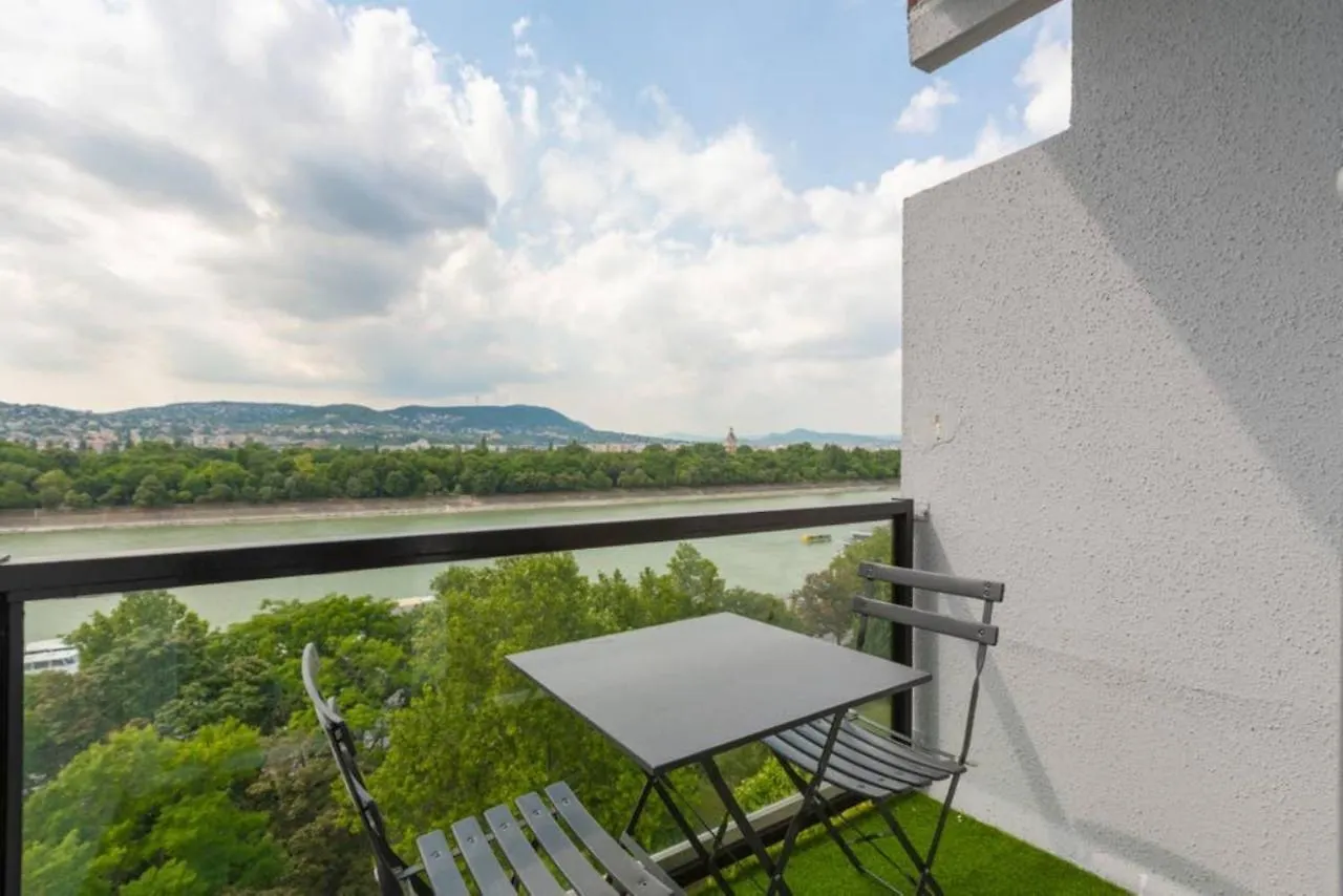 Apartament Sunny Hotel Home With An Unbeatable Balcony View Budapeszt