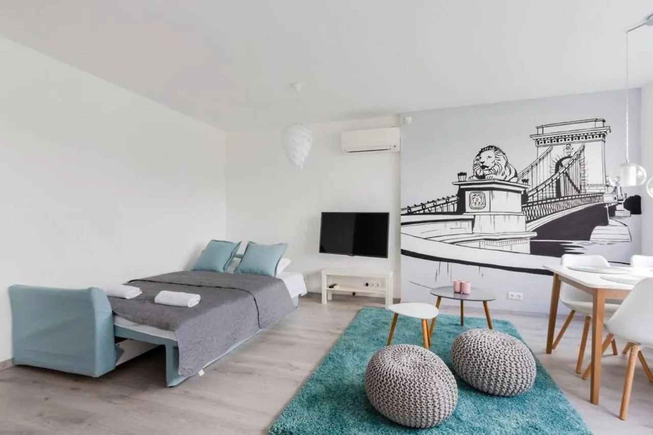 Sunny Hotel Home With An Unbeatable Balcony View Budapeszt Węgry